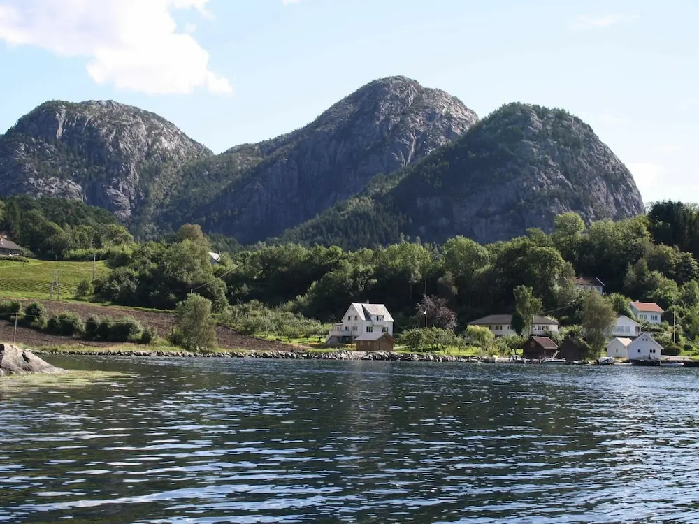 9 Person Holiday Home in Fister