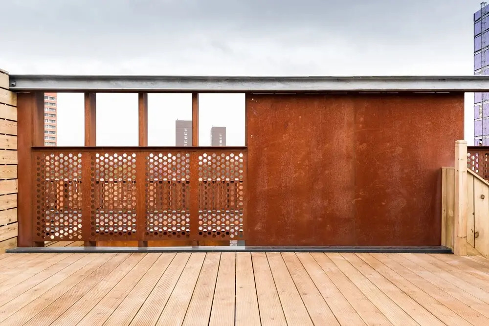 The Roof Gardens - Modern 3bdr Next to Sport Fields