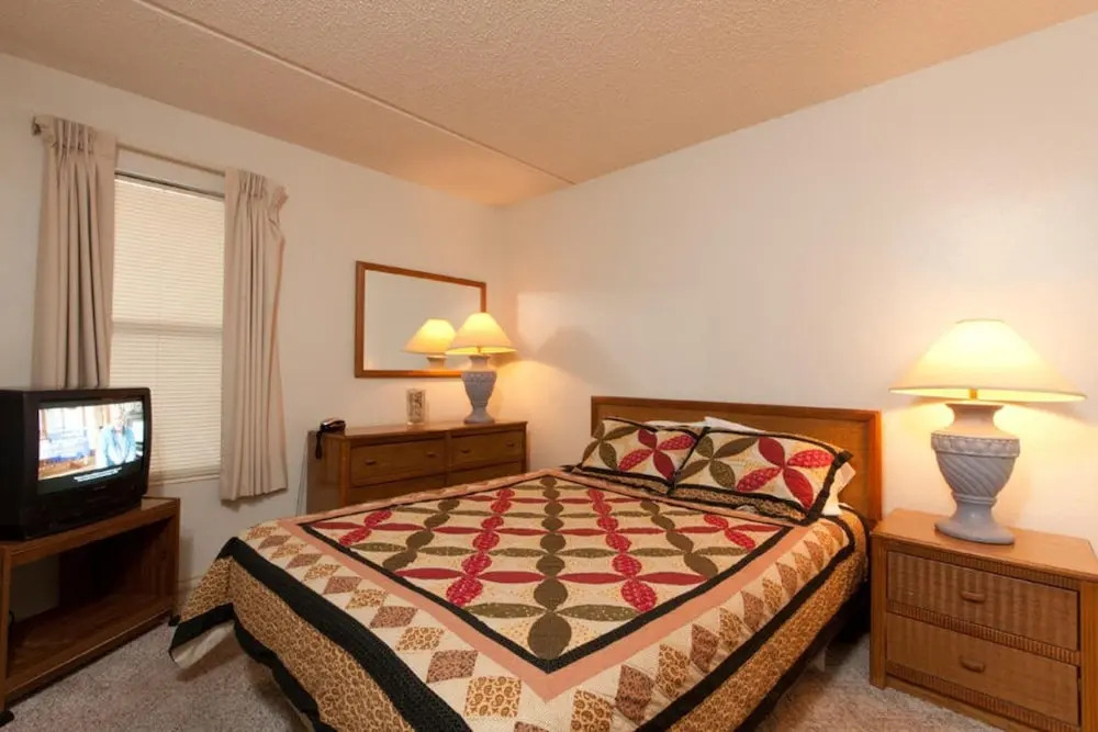 Florence I Condominium 706