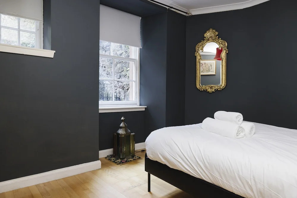 JOIVY Castle Hideaway