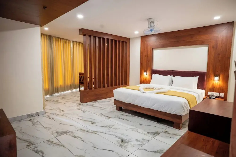 Hotel The Pearl Shine