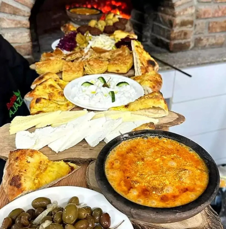 Bujtina Ajazi