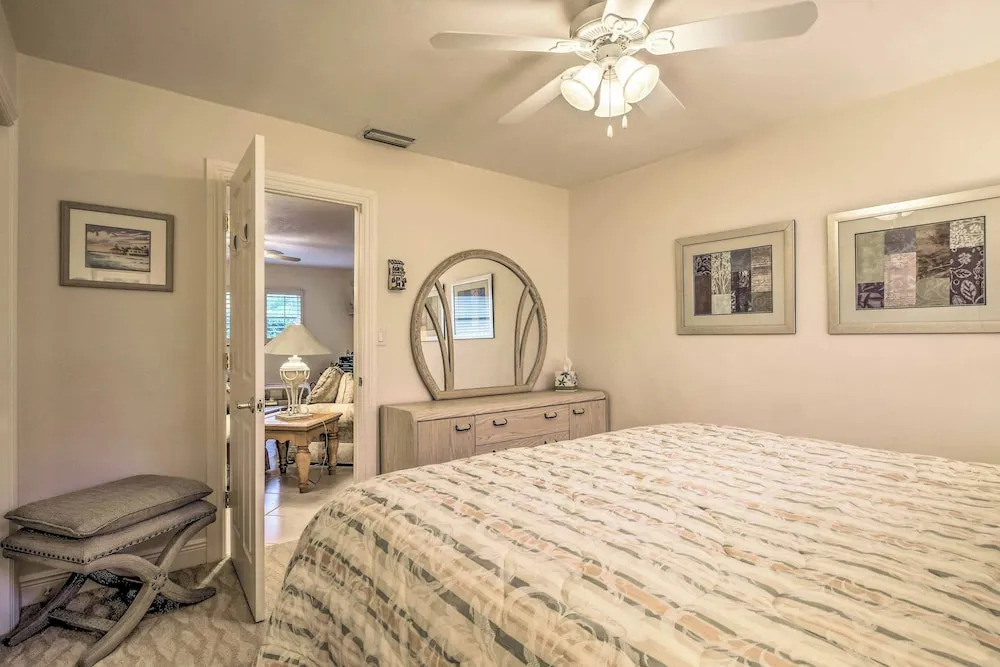 Spacious Naples Home < 1 Mi to Vanderbilt Beach!