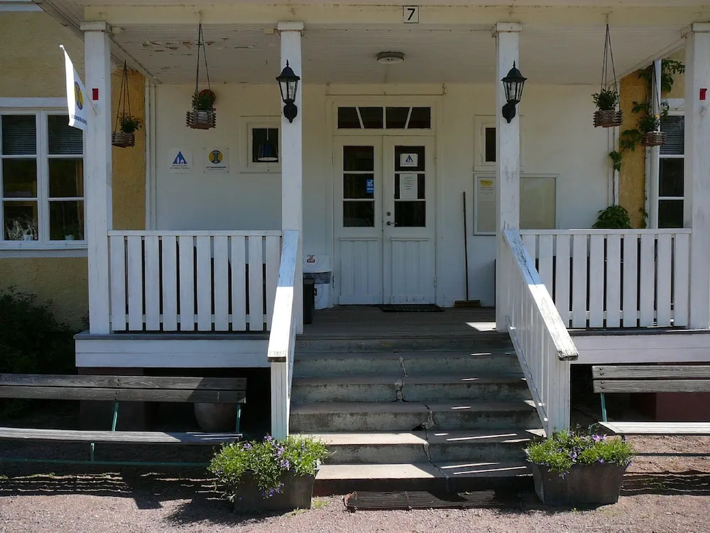 Lönneberga Vandrarhem & Hostel