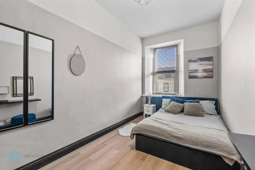 1 Bed- Holyrood Retreat