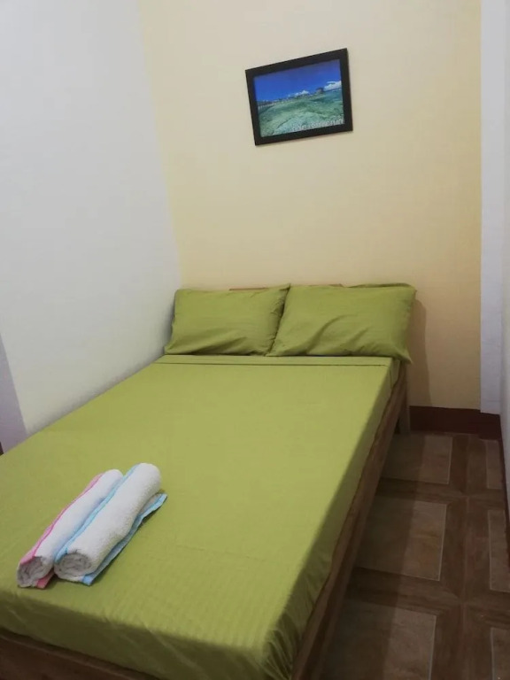 Yolly's Tourist Inn - Hostel