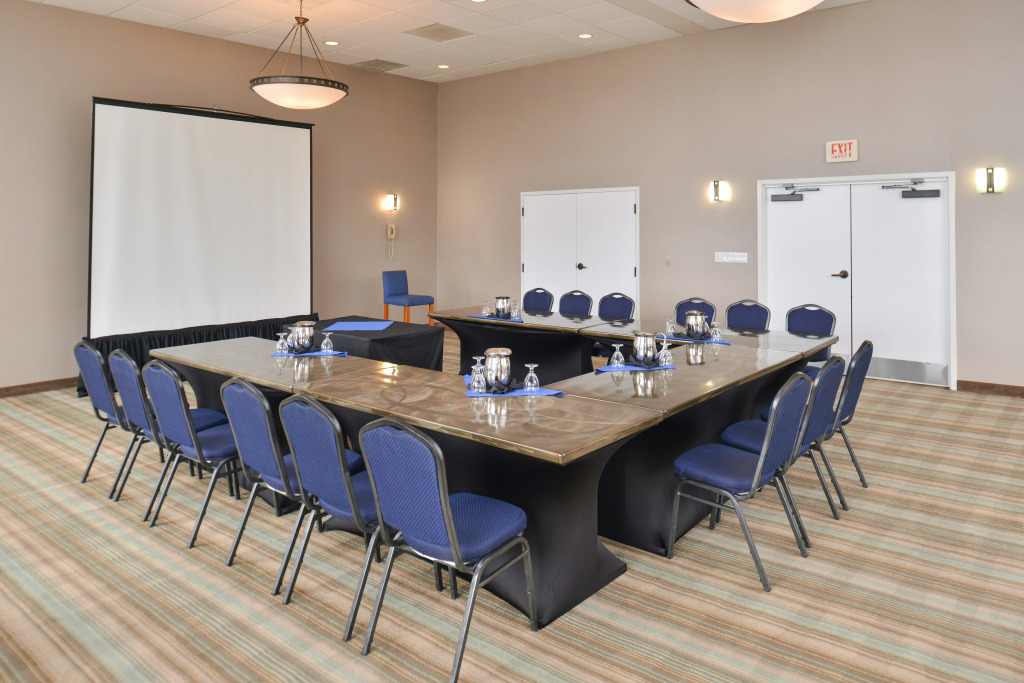 Holiday Inn Express Hotel & Suites Ventura Harbor by IHG