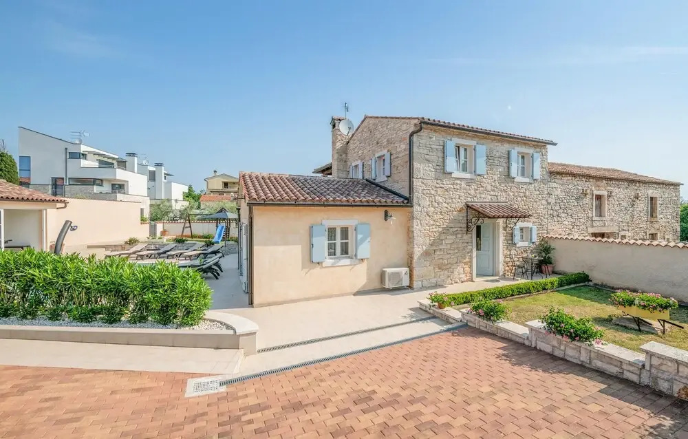 Beautiful Home in Pula With Wifi and 3 Bedrooms