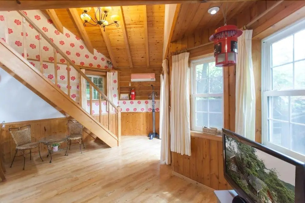 Cabin Town Pension