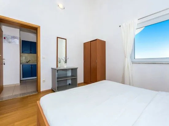 Apartments Tihi