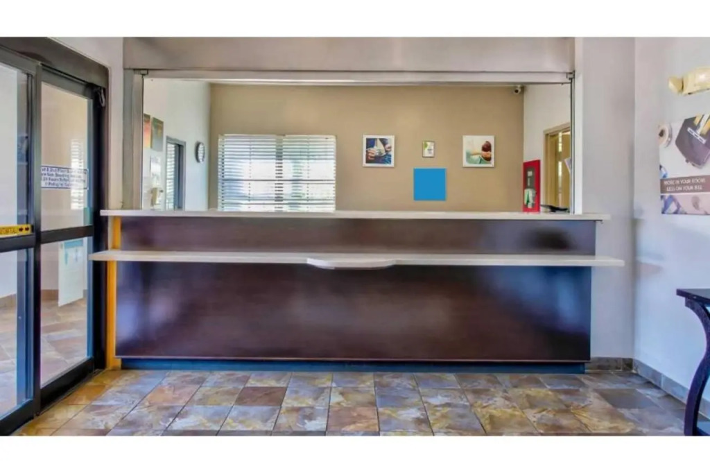 OYO Townhouse Beaumont Medical Center Area I-10