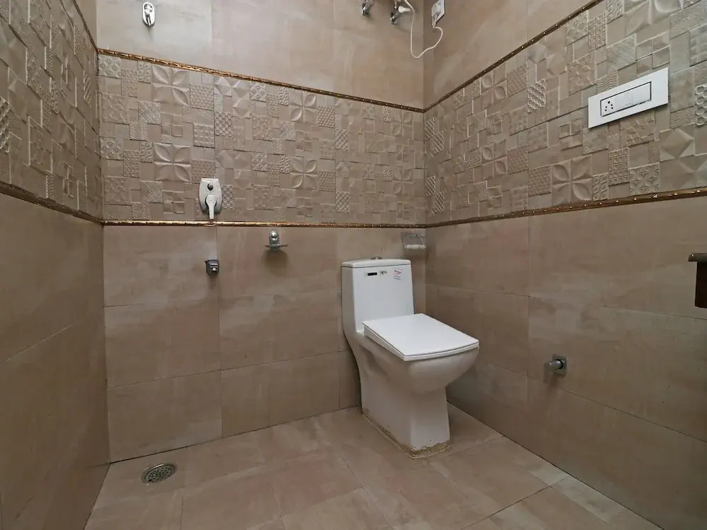 OYO 18631 Hotel King's