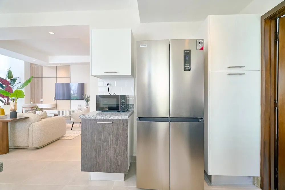 The LUX Natural Art Downtownsd Pool Gym 2BR