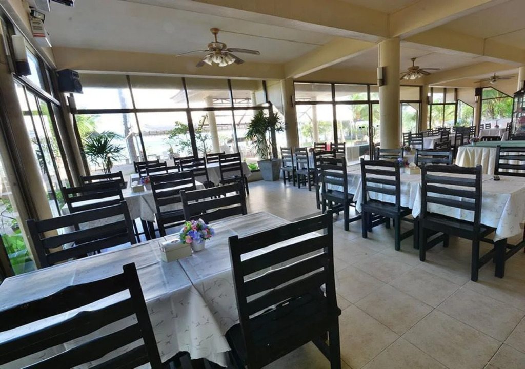 Alongkot Beach Resort Khanom