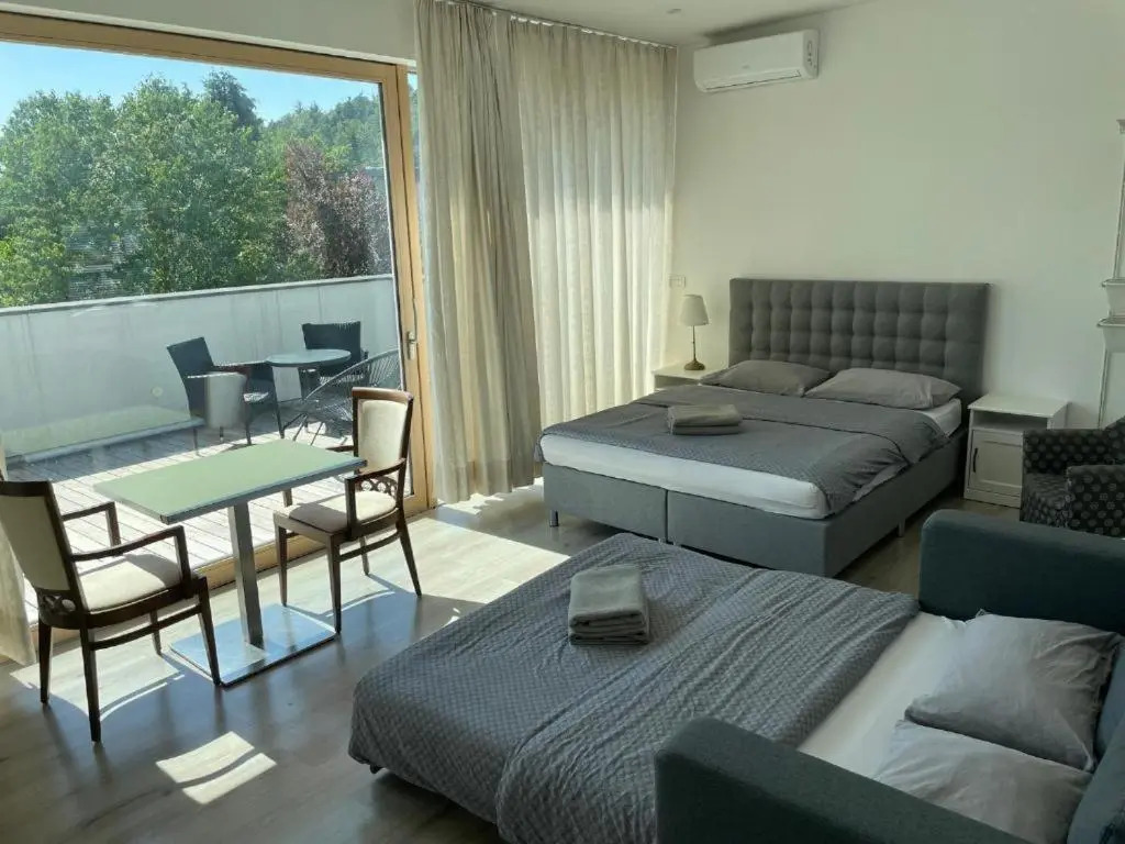 R41 - TIVOLI studios and apartments Ljubljana
