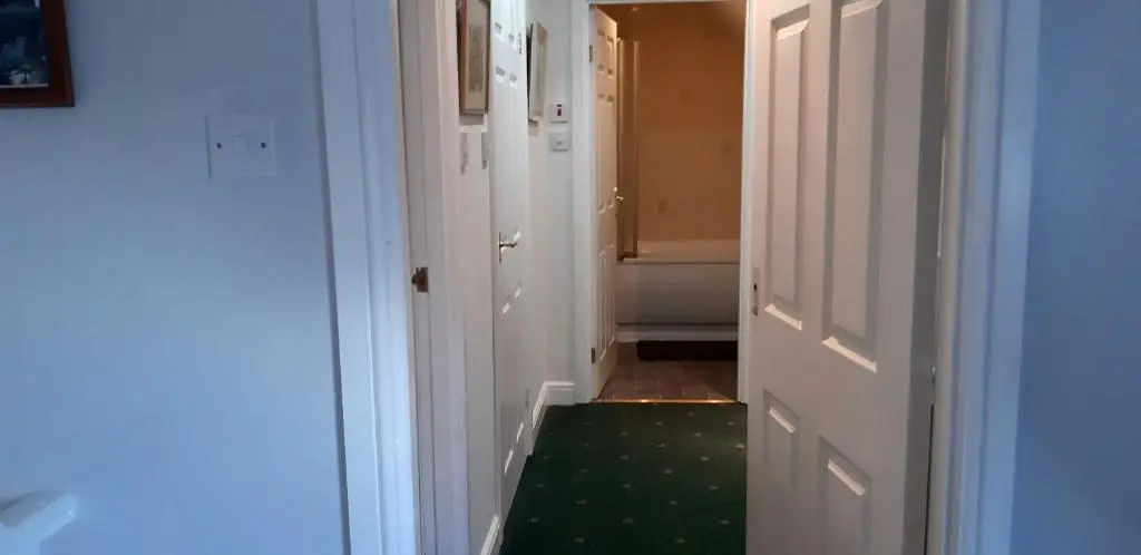 1 Bed Flat - Sleeps 4 - Garden - Parking - Wifi