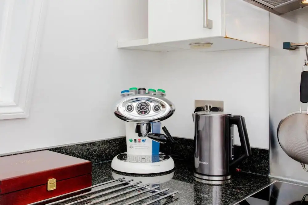 2 Bedroom West End Apartment Close To Regent's Park