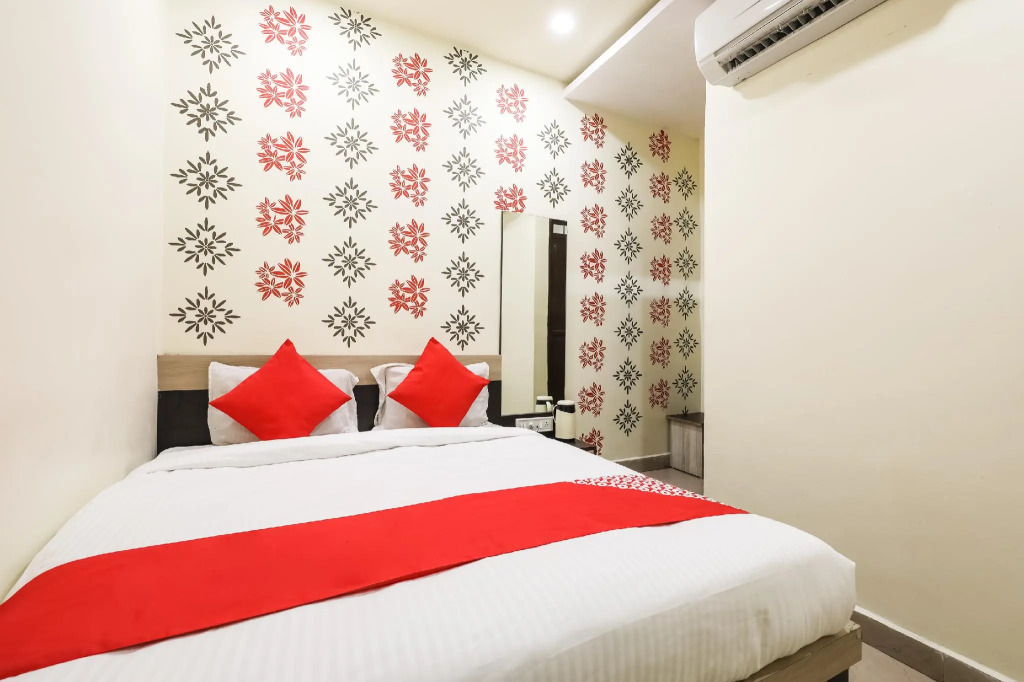 OYO 66811 Hotel Nahta Palace