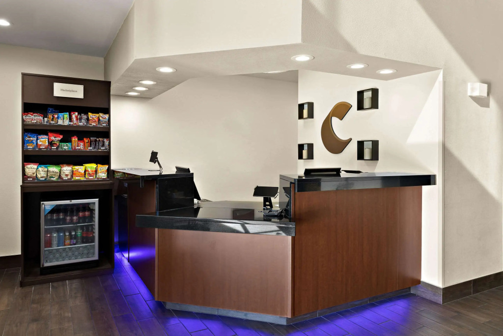 Comfort Suites University