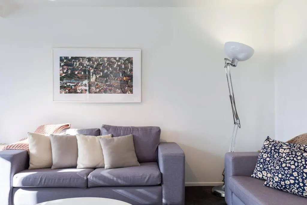 Stunning Three Bedroom Home Near Sky Tower