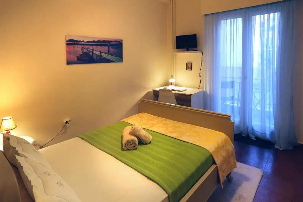 Aristotle's studio apartment