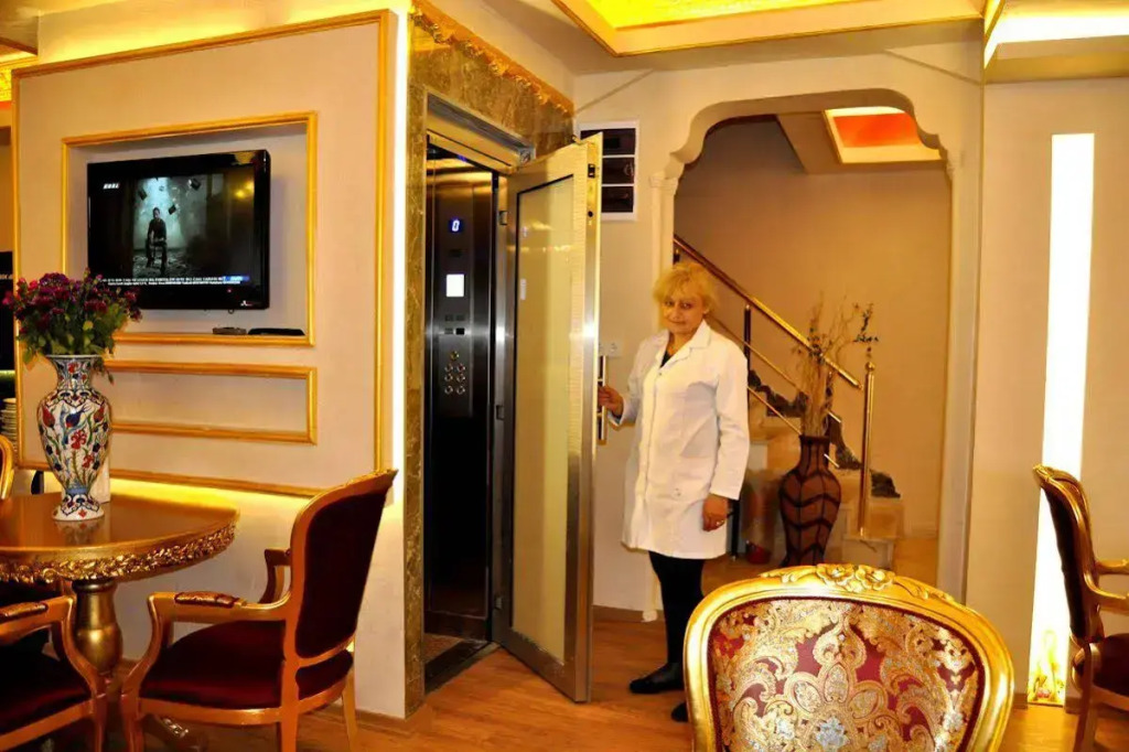 Aquarium Hotel