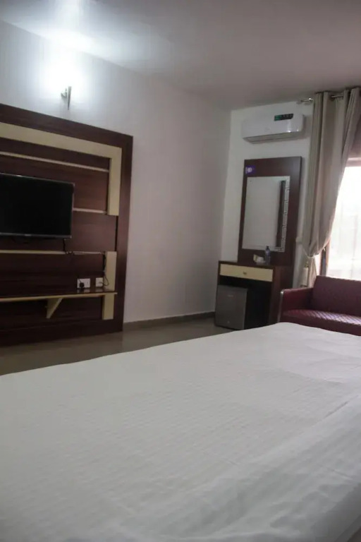 Uranium Continental Hotel - UCH