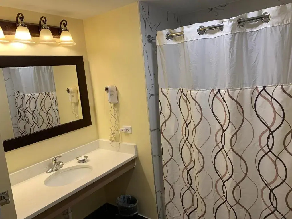 Four Winds Country Motel
