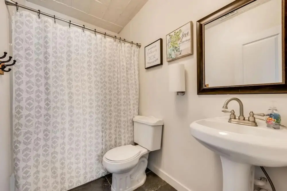 Luxury Family Friendly Home 6 Queen Beds