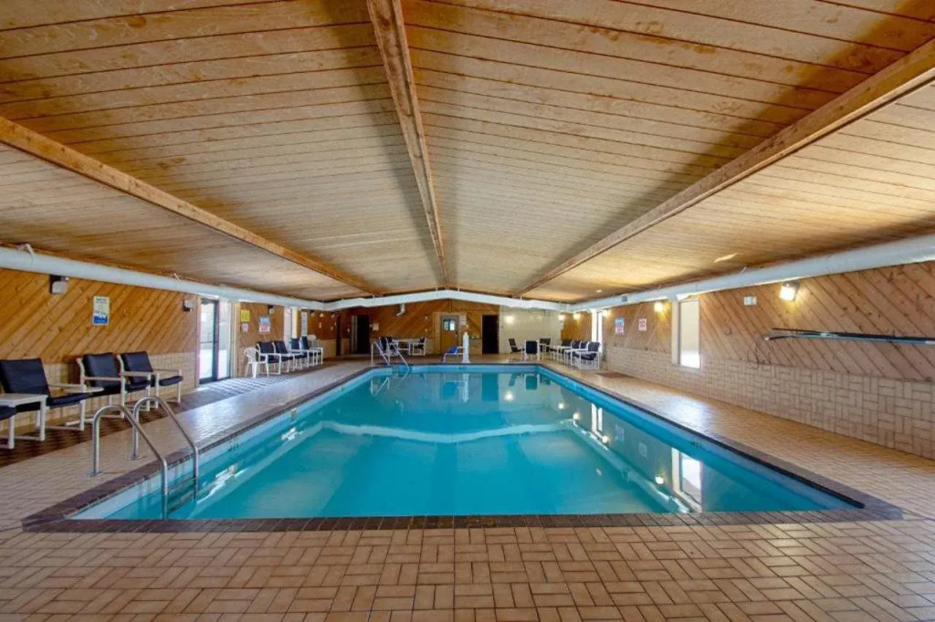 Econo Lodge Inn & Suites Wisconsin Dells