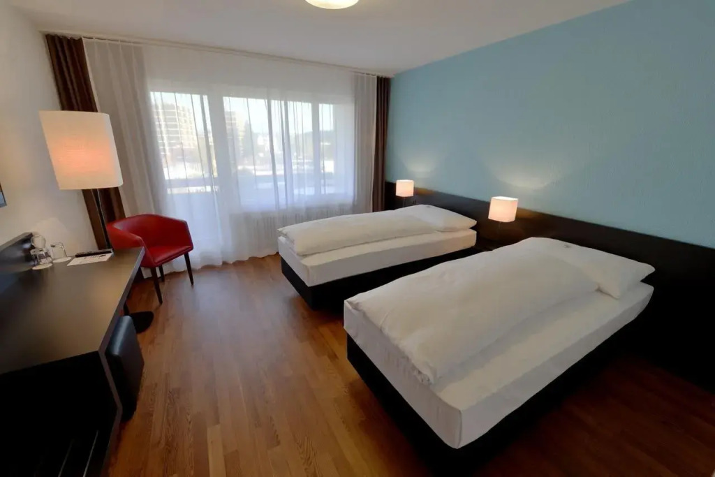 HOTEL illuster - Urban & Local