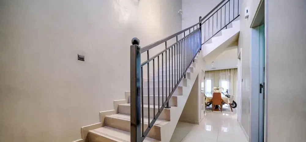 KOHH – 3BR Townhouse in Claret