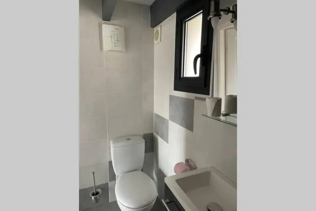Joli studio avec jacuzzi et terrasse privée