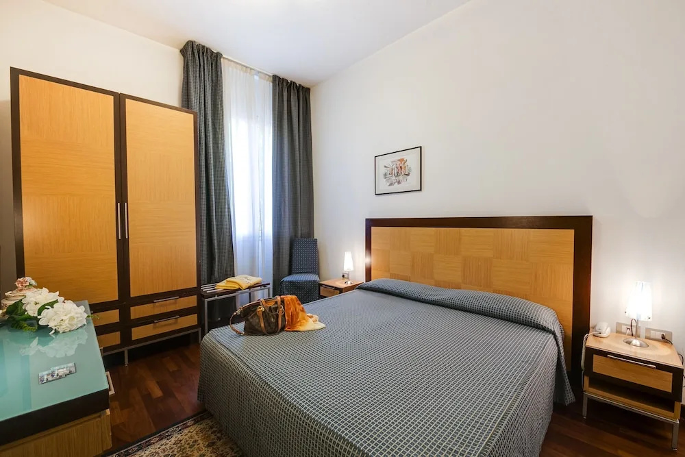 Hotel Aris