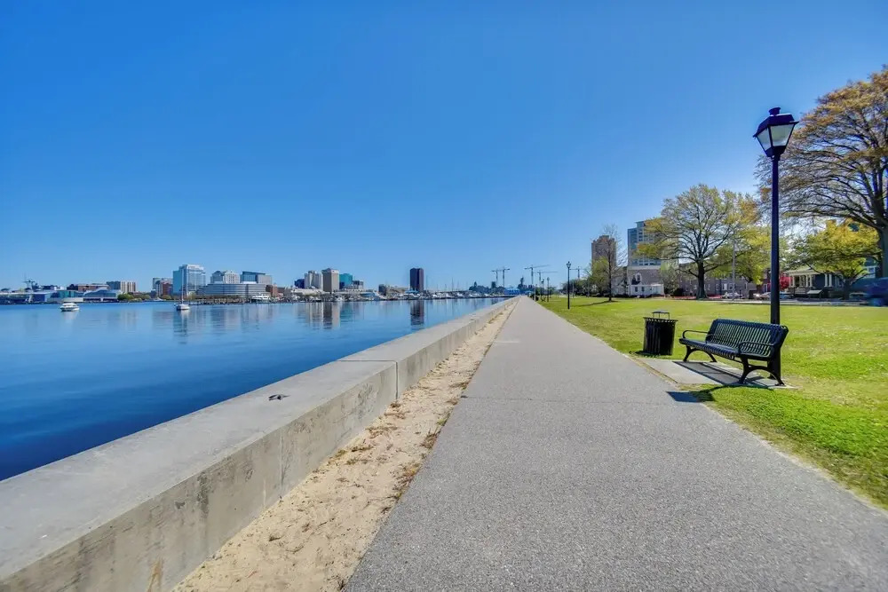 Modern Portsmouth Apartment: Walk to Norfolk Ferry