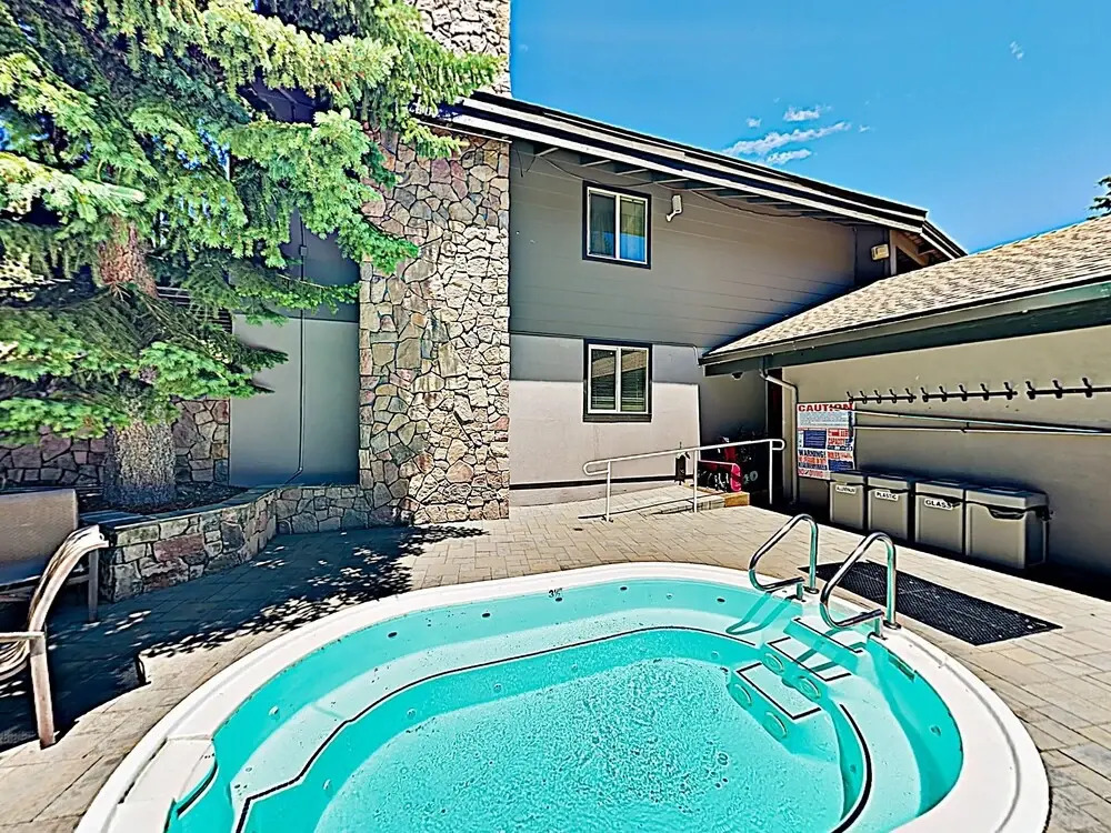 Mt. W/ Sleep Number Beds - Walk To Slopes 2 Bedroom Condo