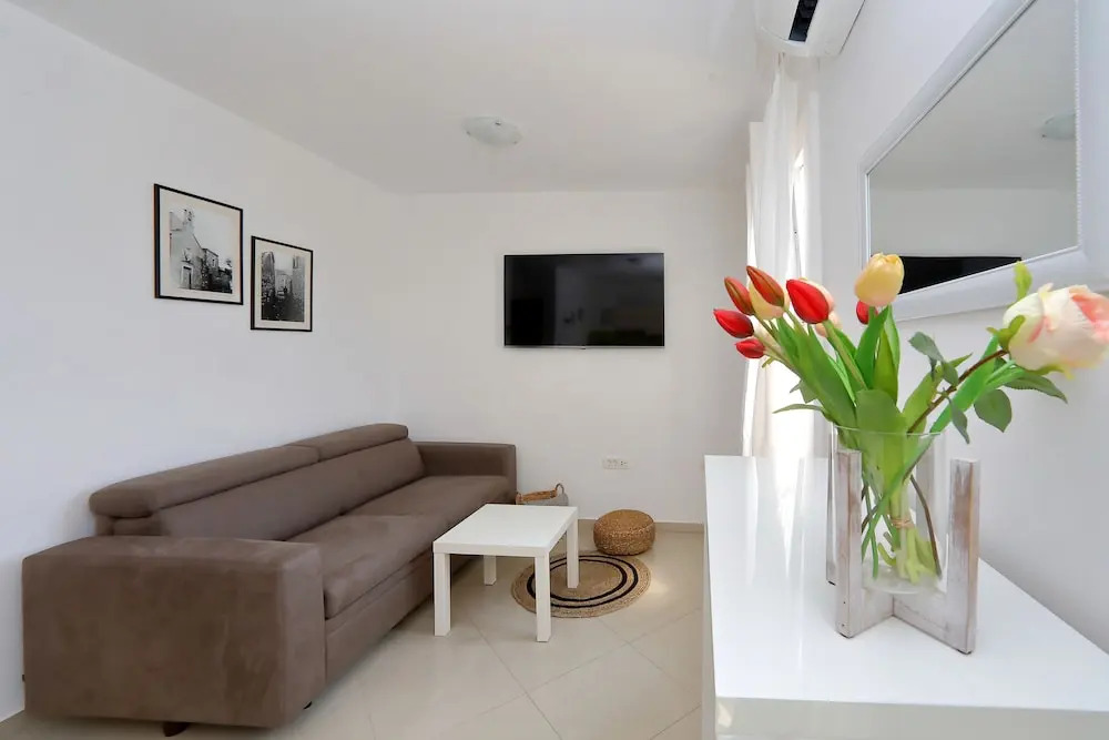 Apartments Nina