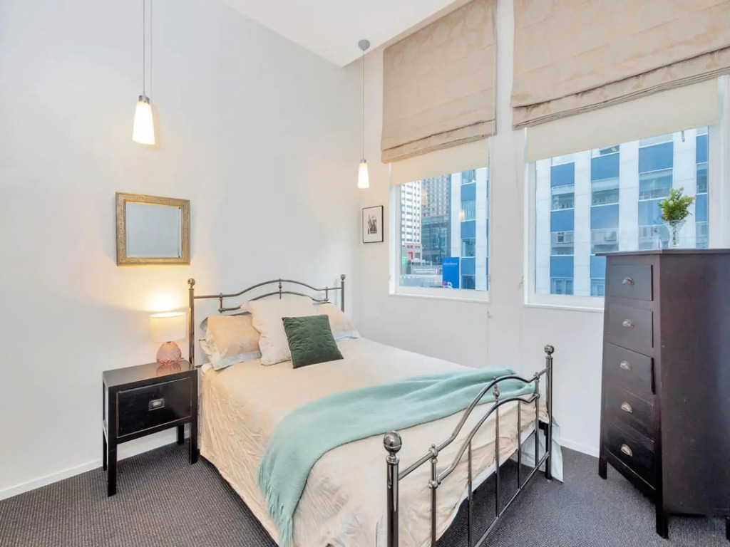 Charming Spacious Two Bedroom in Central CBD