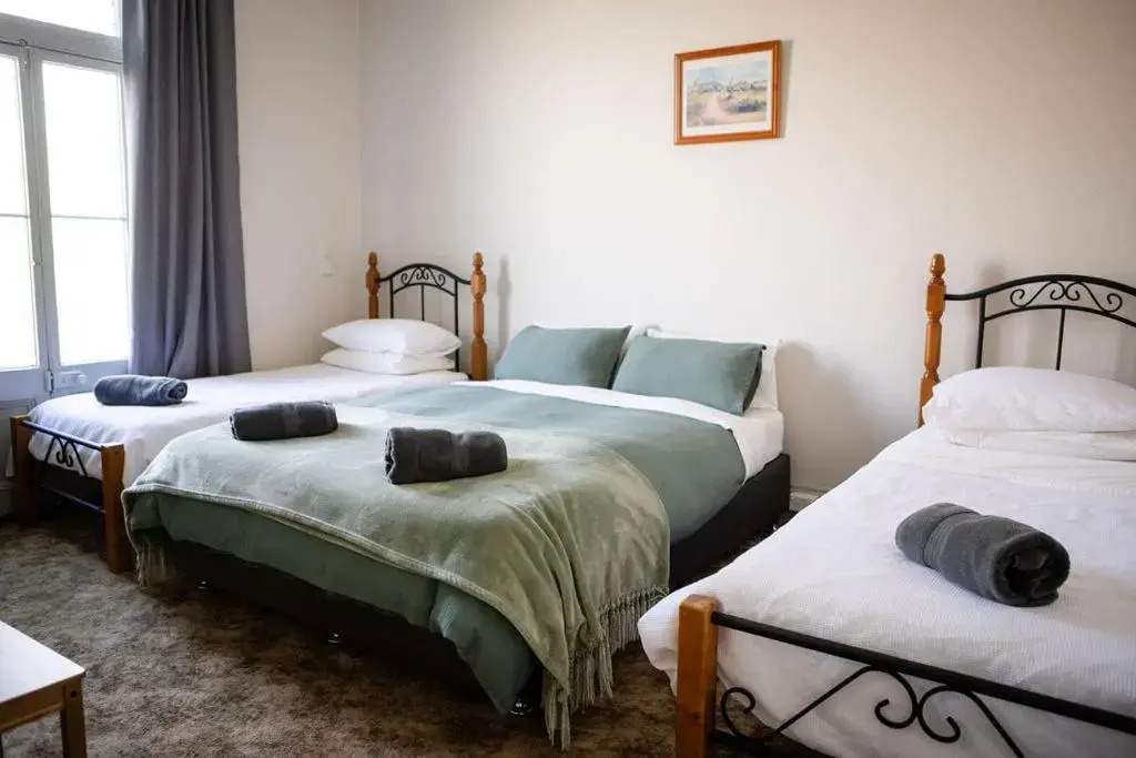 THE FED AND BED TEMORA