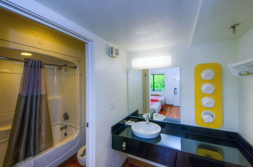 Motel 6-Bradenton, FL