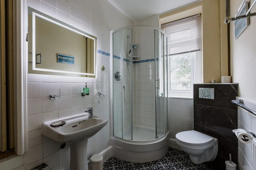 Avalon Guest House