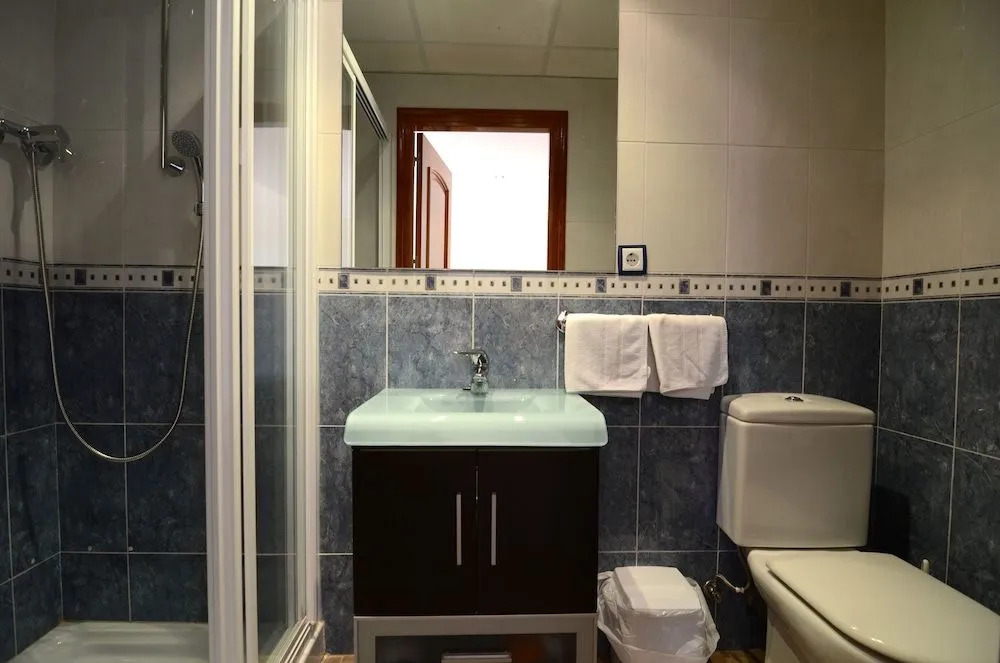 Apartamentos Hostal La Gola
