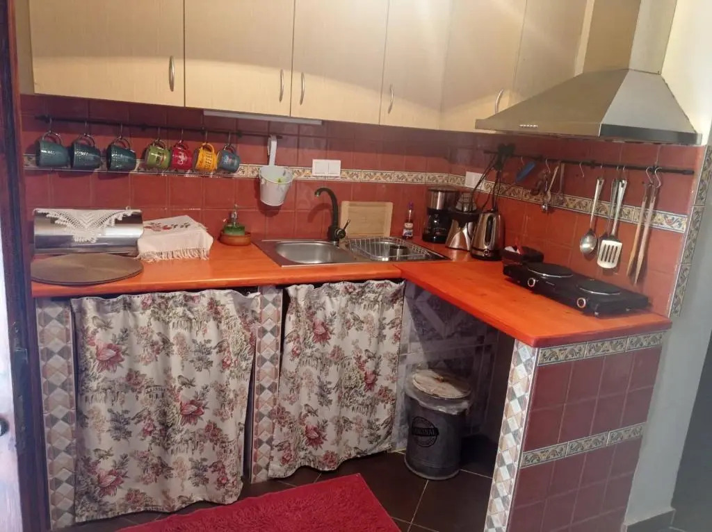 Cozy Apartment Alexandros near Aqueduct (Kamares)