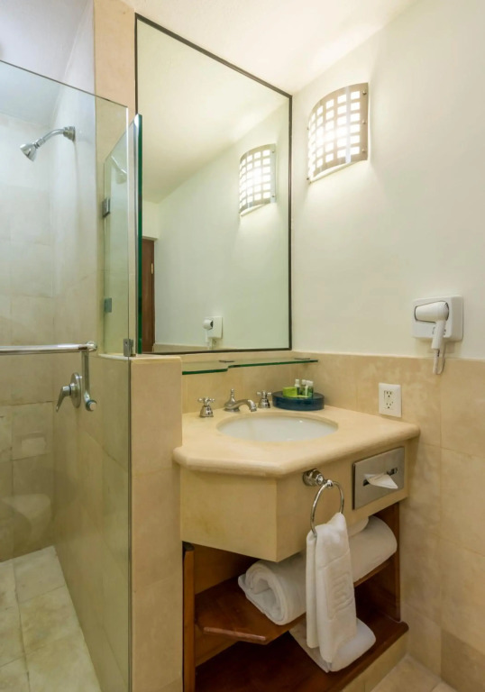 HS HOTSSON Hotel Tampico