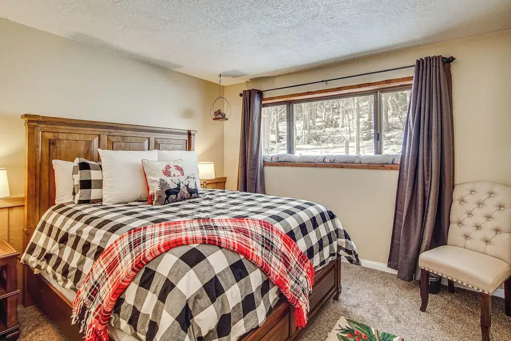 1 Mi to Brian Head Resort! Mtn-view Gem w/ Shuttle