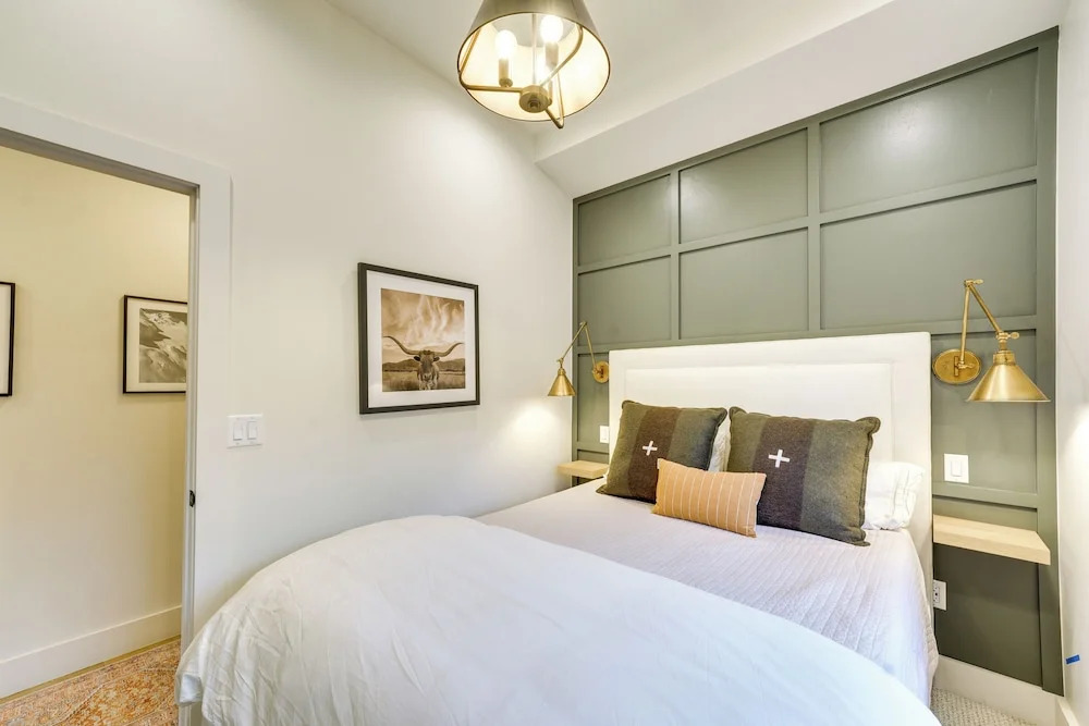 Inviting & Renovated Home in Crested Butte