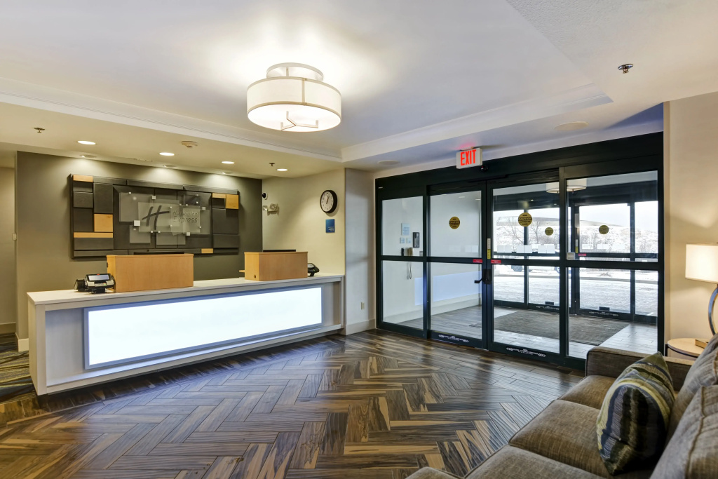 Holiday Inn Express Hotel & Suites Milwaukee-New Berlin by IHG