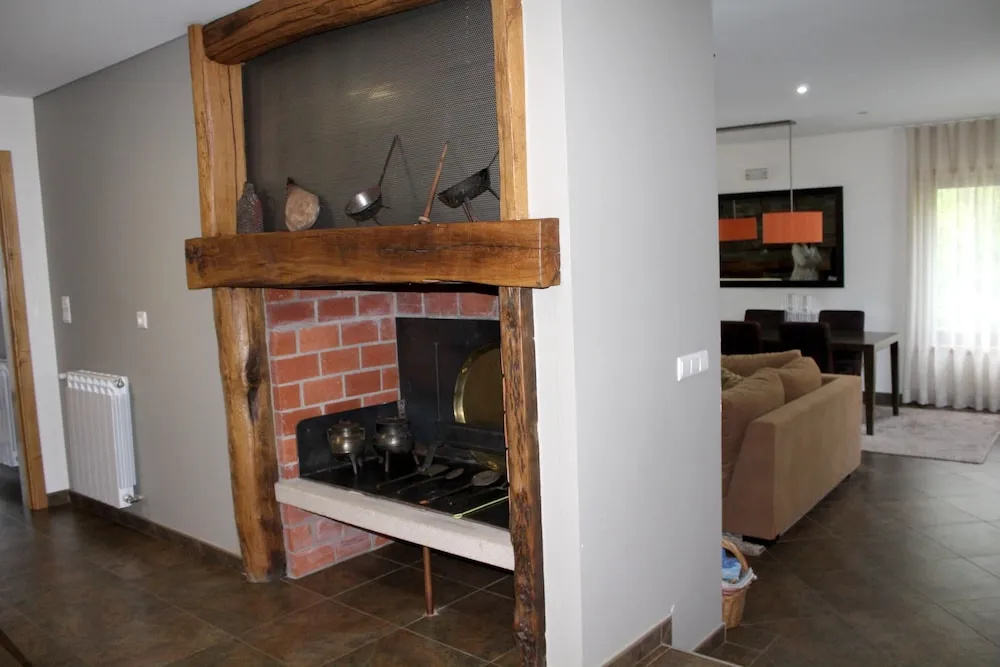 Property With 4 Bedrooms in Bragança, With Wonderful Lake View and Furnished Terrace