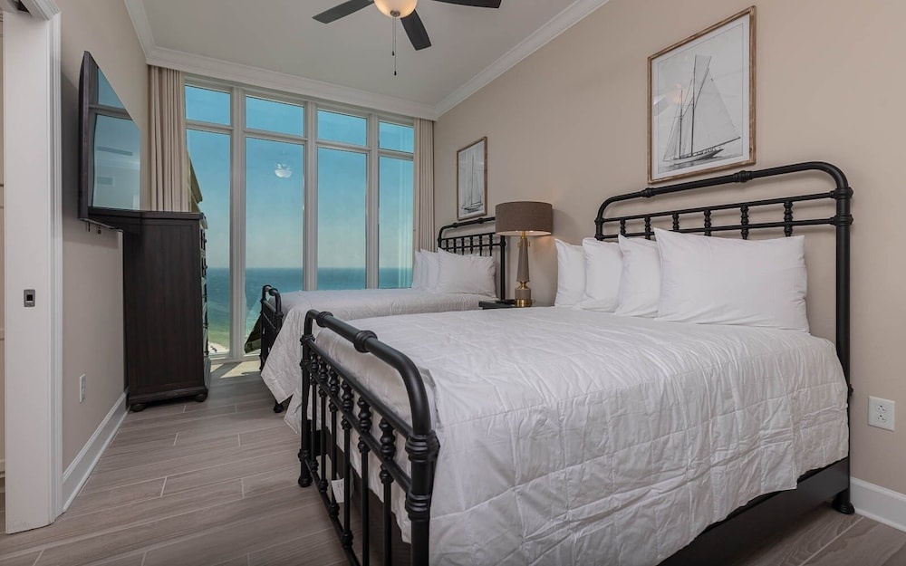 Phoenix Gulf Towers 604