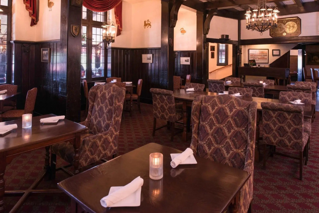 Red Coach Inn